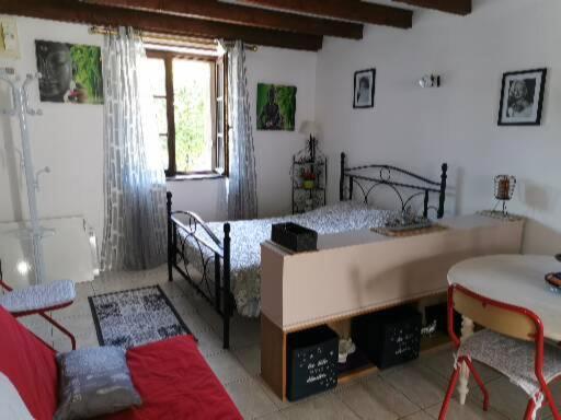 Studio très agréable totalement indépendant dans maison avec cour sans vis à vis Vittel Exterior foto